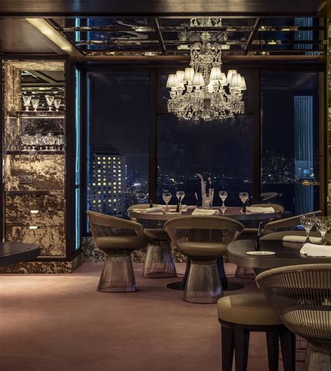 CRISTAL ROOM .